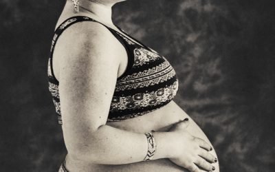 Gravidfotografering självporträtt- annorlunda, vintage och gammaldags